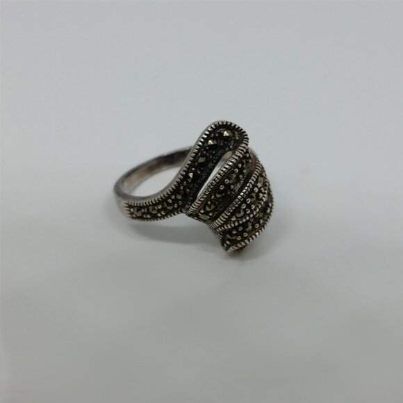 VINTAGE sterling silver and marcasites elegant statement ring - Picture 6 of 6
